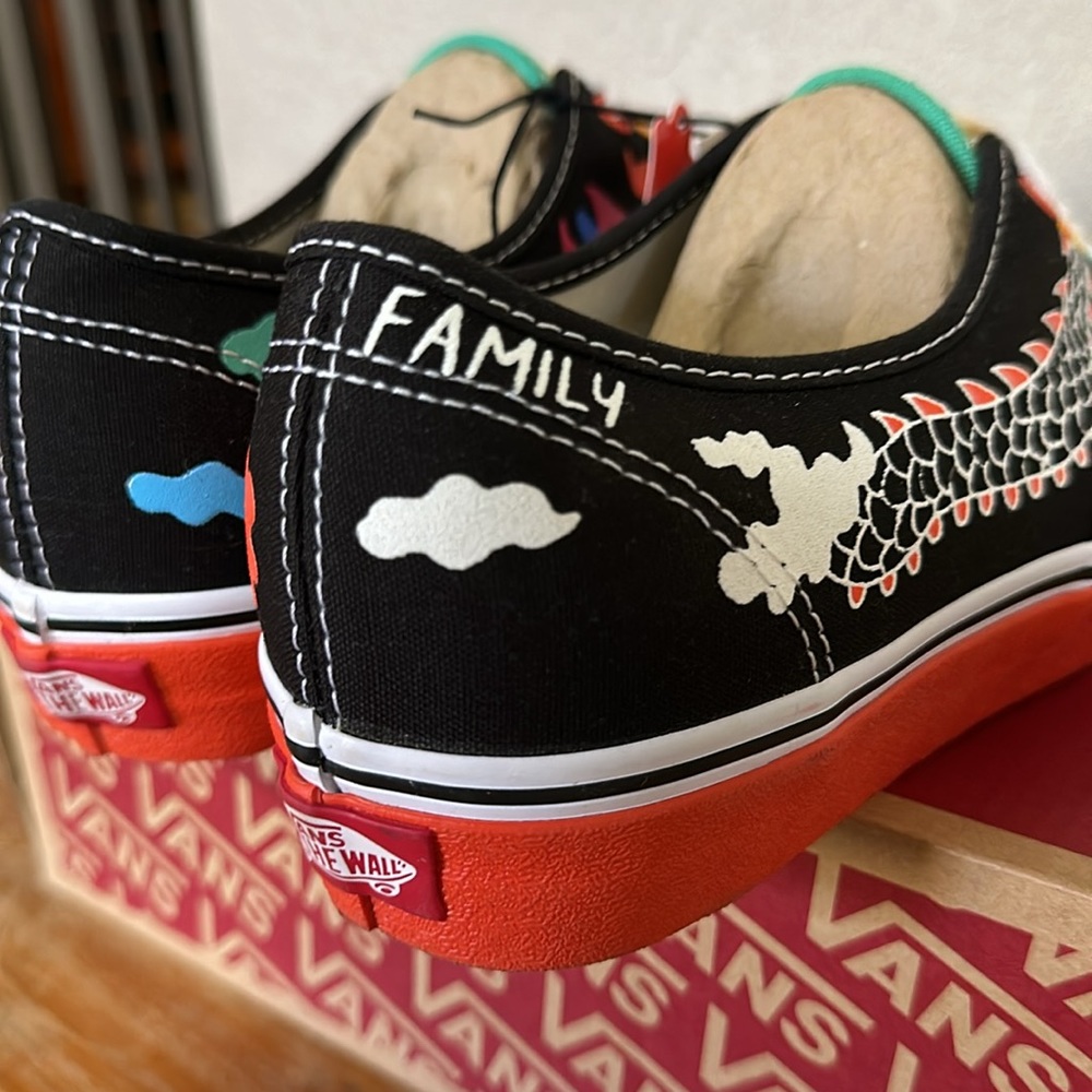Vans Authentic OTW Gallery KAITLIN CHAN 2022 collection - Picture 7 of 12